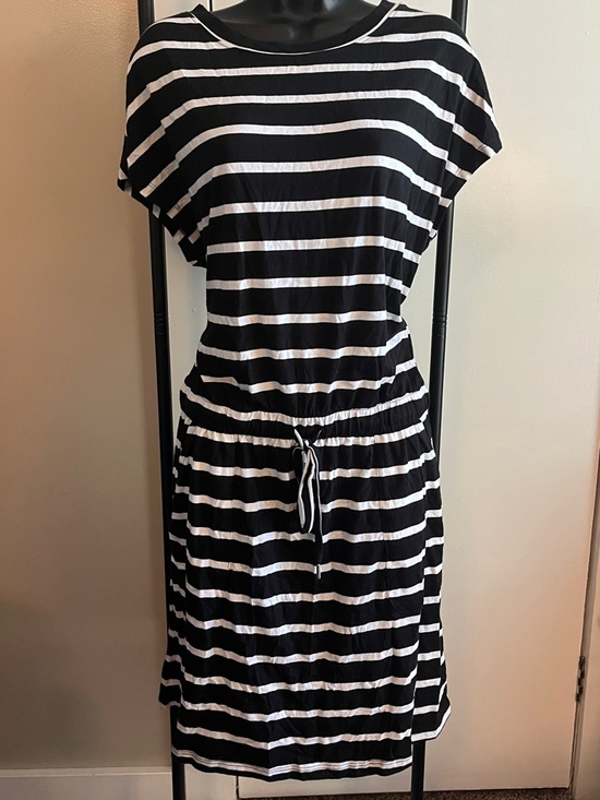 C&C California Dresses & Skirts - NWT C&C California dress